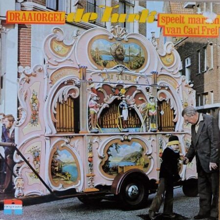 voorkant lp: de turk speelt marsen an Carl Frei